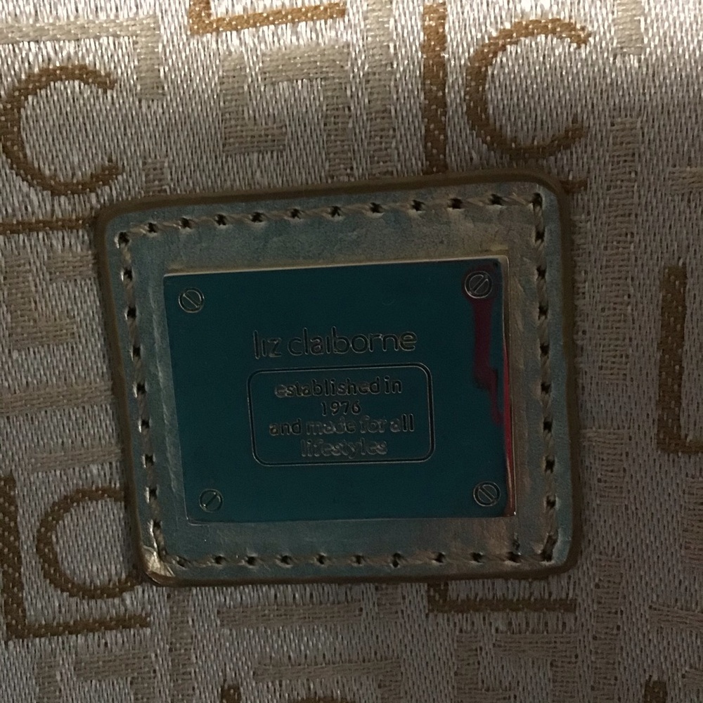 Purse - Picture 2 of 5